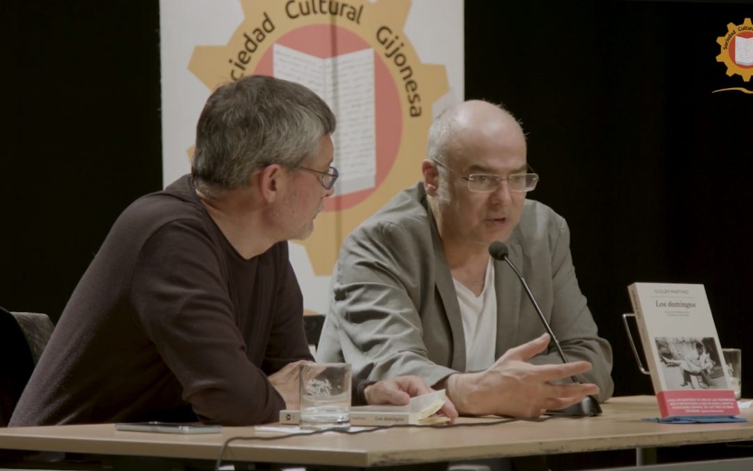 Guillem Martínez presentando "Los Domingos"